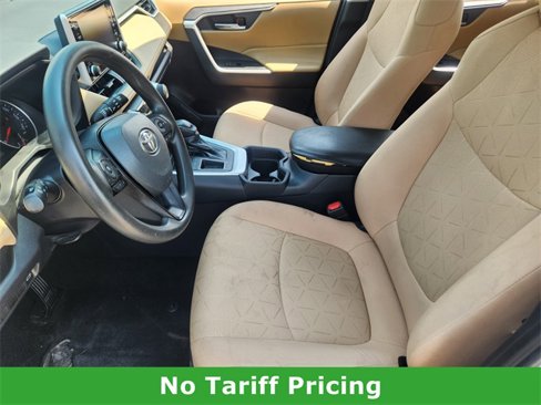 Used 2020 Toyota RAV4 XLE image 11