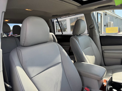 Used 2013 Toyota Highlander Limited image 37