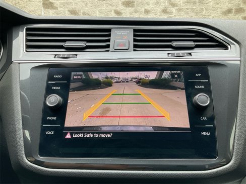 Used 2018 Volkswagen Tiguan SE image 22