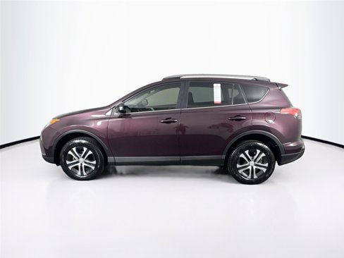 Used 2018 Toyota RAV4 LE image 10