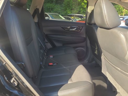 Used 2017 Nissan Rogue SL w/ SL Premium Package image 17