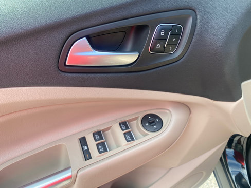 Used 2017 Ford Escape Titanium image 13