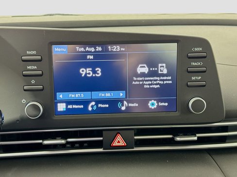 Certified 2025 Hyundai Elantra SE image 14