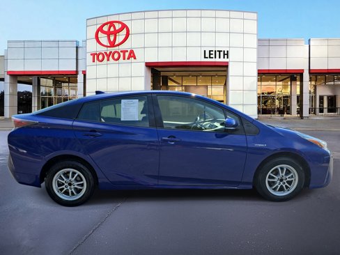 Used 2017 Toyota Prius Two image 4