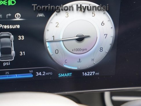 Certified 2024 Hyundai Elantra SEL image 30
