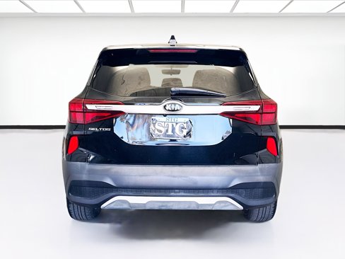 Used 2021 Kia Seltos LX image 5