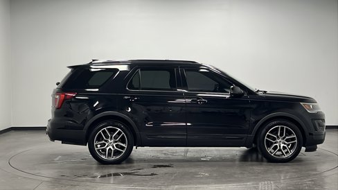 Used 2017 Ford Explorer Sport w/ Equipment Group 401A image 9