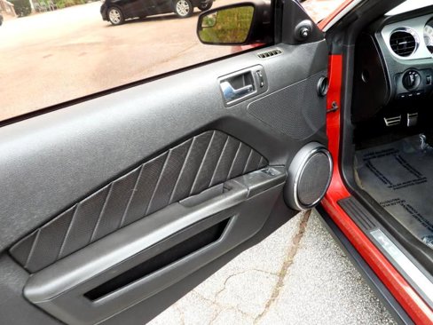 Used 2011 Ford Mustang Premium image 27