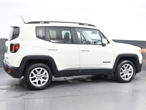 Used 2016 Jeep Renegade Latitude w/ Cold Weather Group image 8