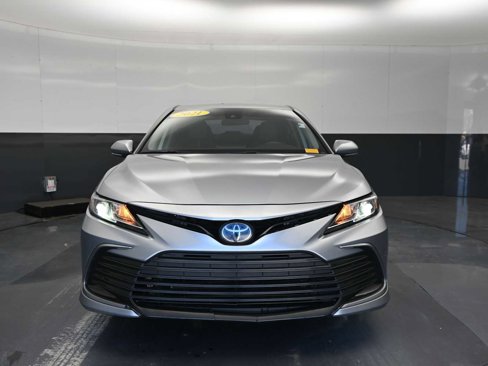 Used 2021 Toyota Camry LE image 19