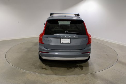 Used 2022 Volvo XC90 T6 Momentum w/ Climate Package image 4