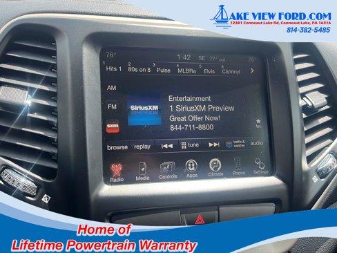 Used 2017 Jeep Cherokee Limited image 32