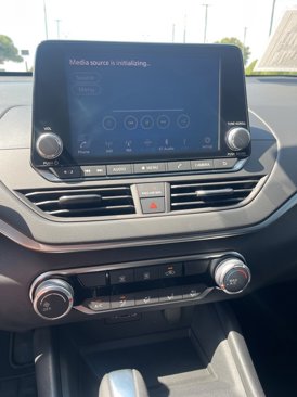 Used 2022 Nissan Altima 2.5 SV image 14