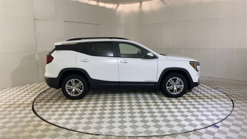 Certified 2023 GMC Terrain SLE w/ Driver Convenience Package image 9
