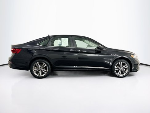 Used 2024 Volkswagen Jetta SE image 10