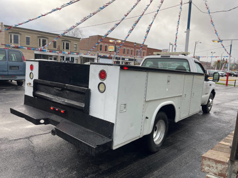 Used 2001 Ford F350 2WD Regular Cab DRW Super Duty image 4