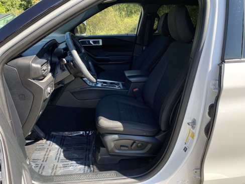 Used 2020 Ford Explorer XLT w/ Comfort Package image 4