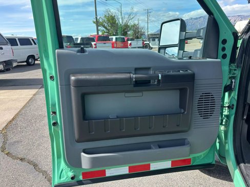 Used 2015 Ford F550 4x4 Crew Cab Super Duty image 10
