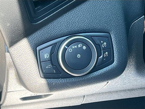 Used 2019 Ford Escape SEL image 10