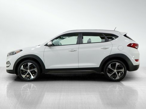 Used 2016 Hyundai Tucson Sport image 2