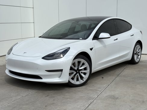 Used 2021 Tesla Model 3 Standard Range Plus image 2