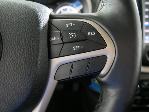Used 2016 Jeep Cherokee Latitude w/ Cold Weather Group image 28