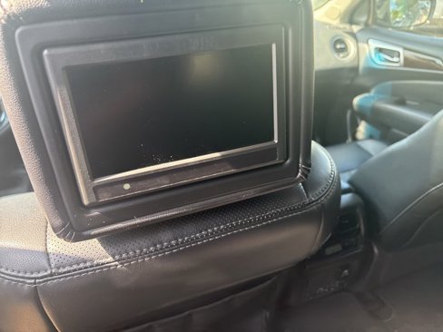 Used 2016 Nissan Pathfinder Platinum w/ Family Entertainment Package image 16