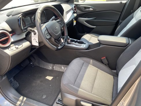 New 2025 Chevrolet Trax RS w/ Sunroof Package image 11