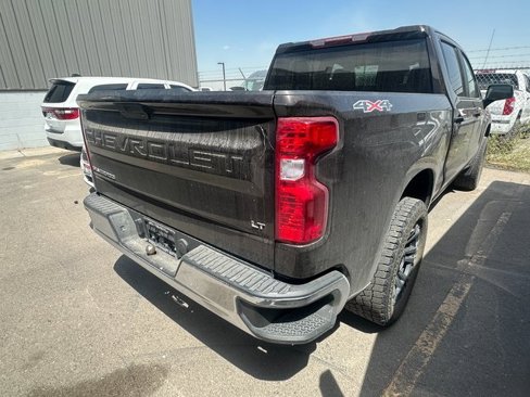 Used 2020 Chevrolet Silverado 1500 LT w/ Convenience Package image 2