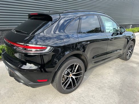 Used 2025 Porsche Macan image 8