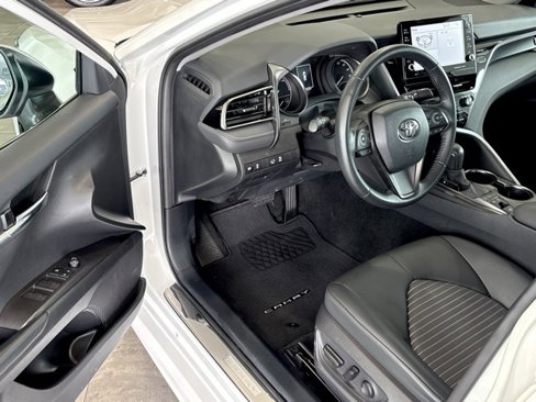 Used 2022 Toyota Camry SE image 9