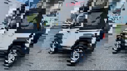 Used 2018 Jeep Wrangler Sport w/ Connectivity Group image 29