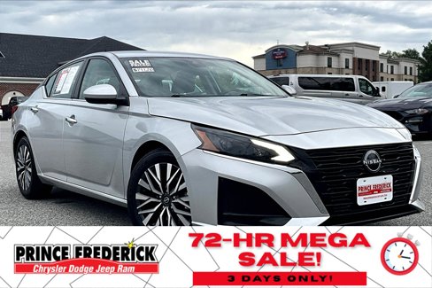 Used 2023 Nissan Altima 2.5 SV image 1