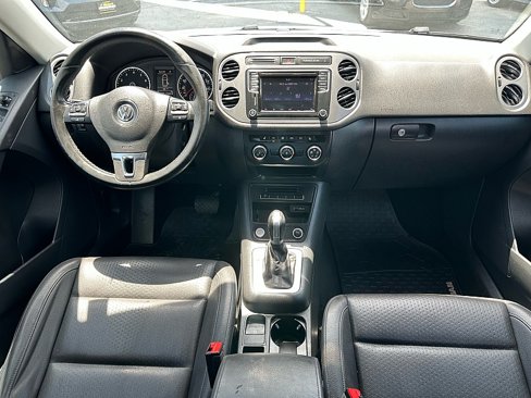 Used 2017 Volkswagen Tiguan S image 24