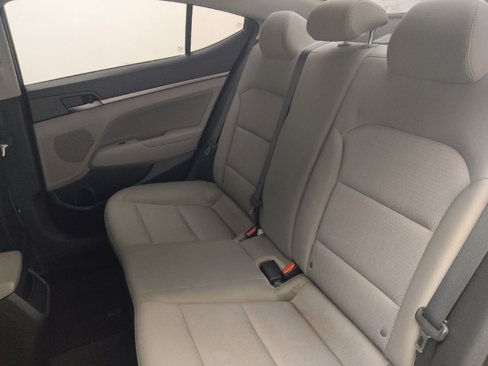 Used 2017 Hyundai Elantra SE image 18