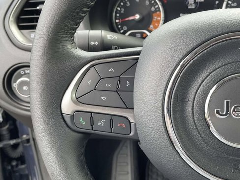 Used 2022 Jeep Renegade Latitude w/ Convenience Group image 17