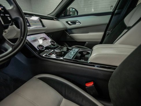 Used 2020 Land Rover Range Rover Velar R-Dynamic S image 27