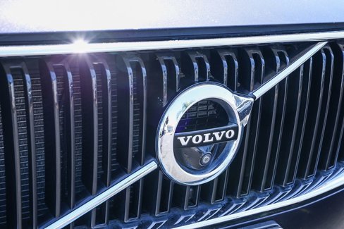 Used 2017 Volvo XC90 T6 Momentum w/ Vision Package image 23