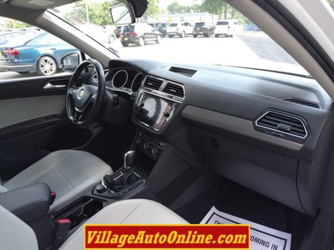 Used 2018 Volkswagen Tiguan SEL image 31