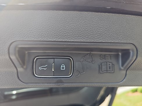 Used 2023 Ford Explorer Limited w/ Limited Technology Package image 15
