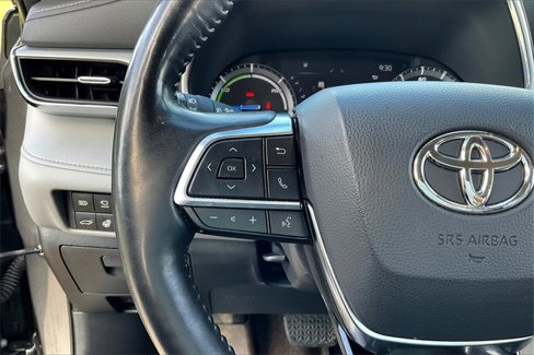 Used 2021 Toyota Highlander Platinum image 18