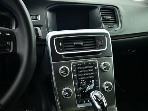 Used 2016 Volvo S60 T5 Cross Country Platinum image 22