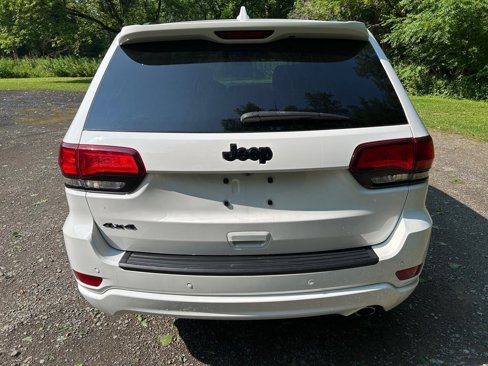 Used 2021 Jeep Grand Cherokee Laredo X image 4