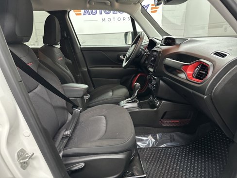 Used 2023 Jeep Renegade Trailhawk image 22