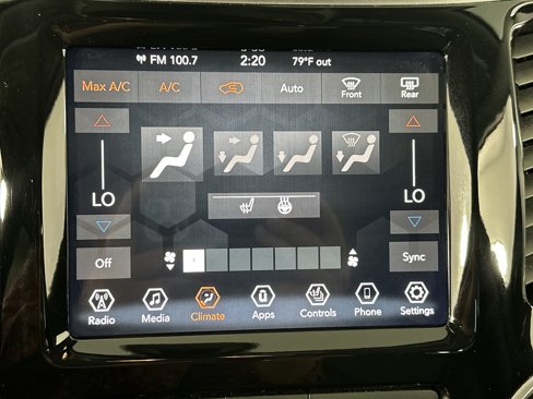 Used 2019 Jeep Cherokee Limited image 20