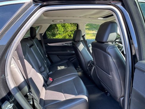 Used 2017 Cadillac XT5 Luxury w/ Driver Awareness Package image 10
