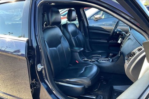 Used 2012 Chrysler 200 Limited image 7