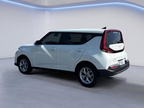 Used 2022 Kia Soul LX w/ Technology Package image 4