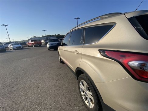 Used 2018 Ford Escape SE w/ SE Sync 3 Package image 5