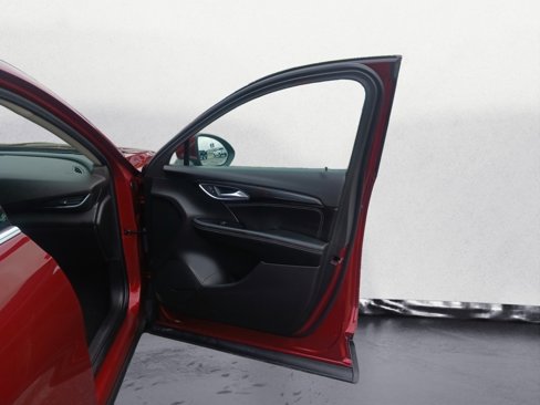 Used 2023 Buick Envision Essence image 29